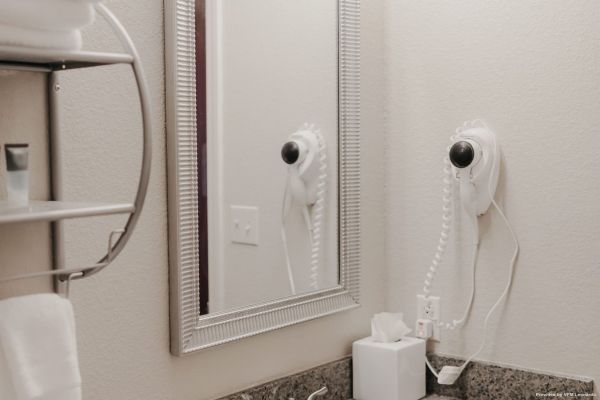 Eastland Suites Hotel & Conference Center Bloomington